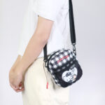 murmur 輕量旅行mini包｜hello kitty （黑白格）｜附吊飾：圖片 3