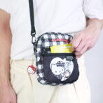 murmur 輕量旅行mini包｜hello kitty （黑白格）｜附吊飾：圖片 2