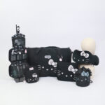 murmur 輕量旅行mini包(電繡)｜hello kitty （低調黑）｜附吊飾：圖片 7